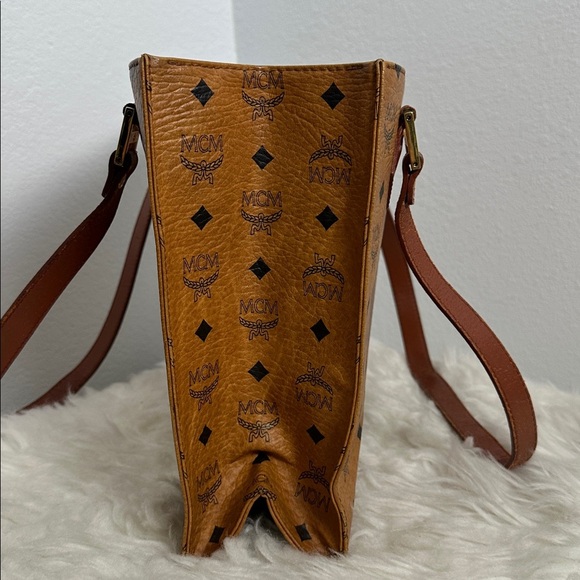 💯Authentic MCM Cognac Visetos Tote with Black Accents🍀 - Picture 7 of 14